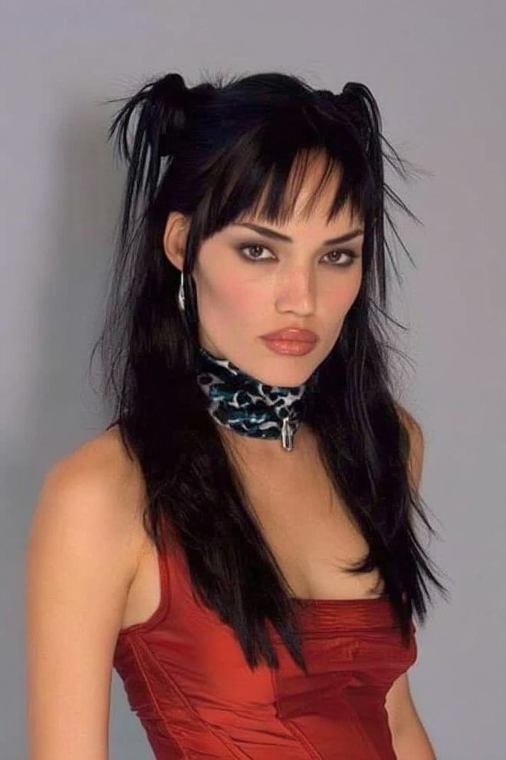 90er Jahre Frisuren: 36 ikonische Trends & Styling-Tipps