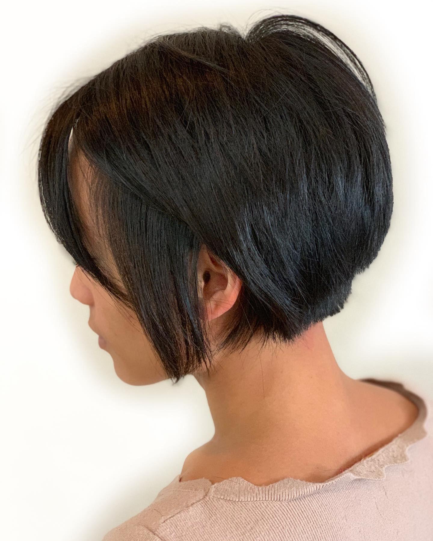 Bixie Cut mit schwarzem Glanz