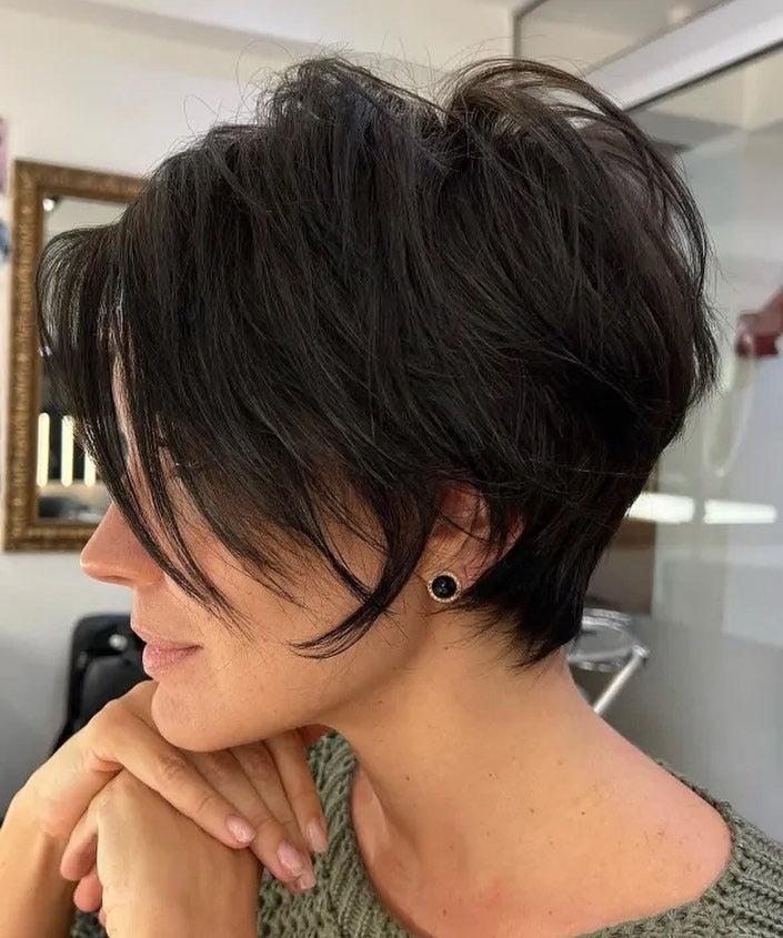 Bixie Cut Styling schwarze Haare