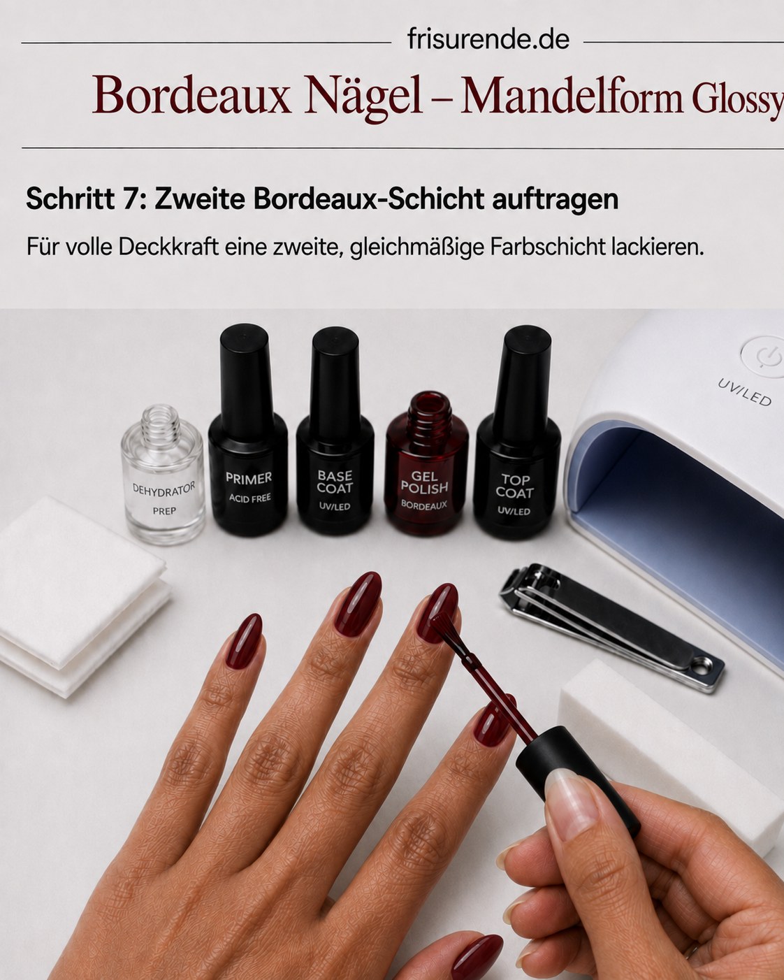Zweite Bordeaux-Schicht für volle Deckkraft der glossy Mandelform-Nägel auftragen