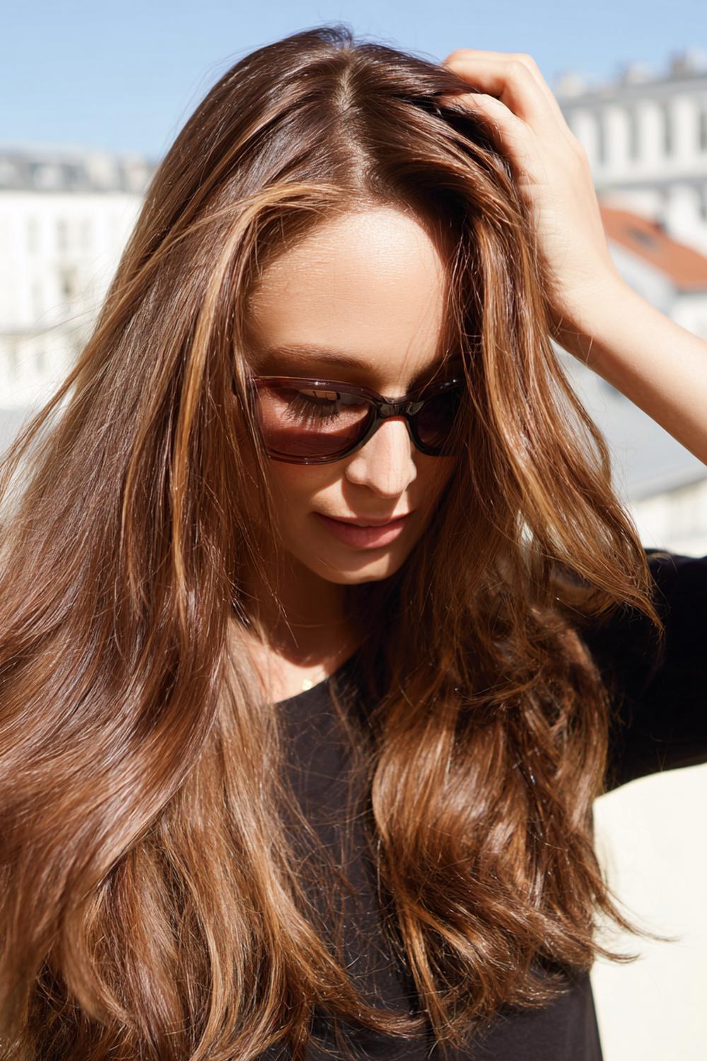 13. Braun Haar Inspiration 2026: Honigbraunes Bronzing mit sonnigen Reflexen am Oberkopf