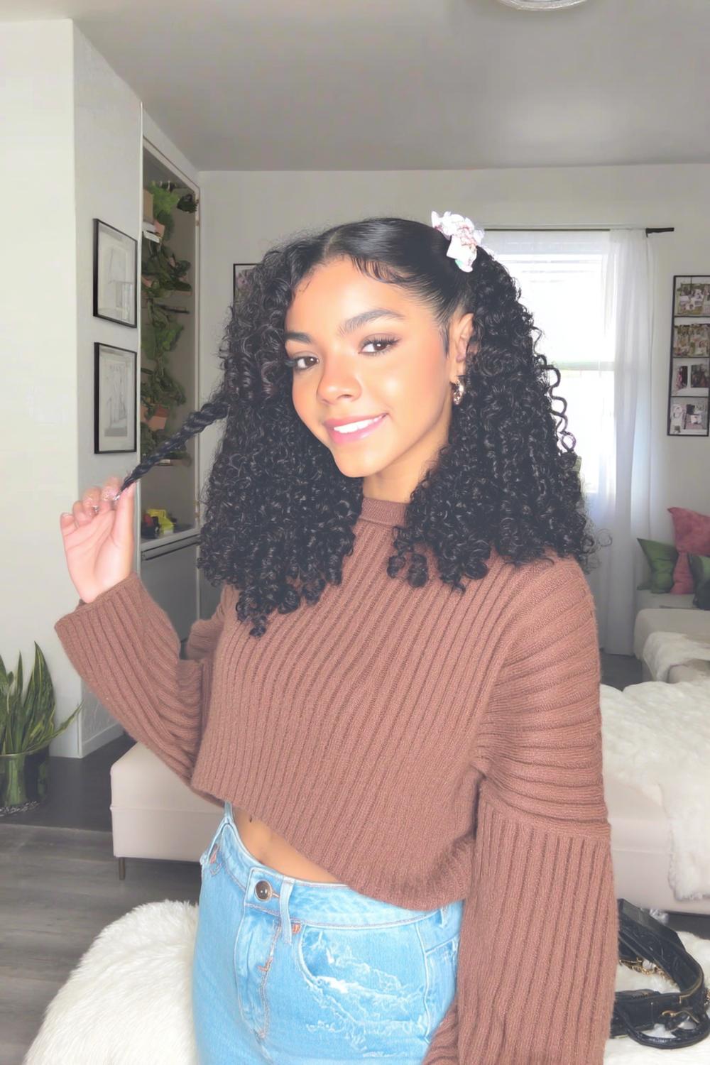 Lockige Mähne mit Highlights