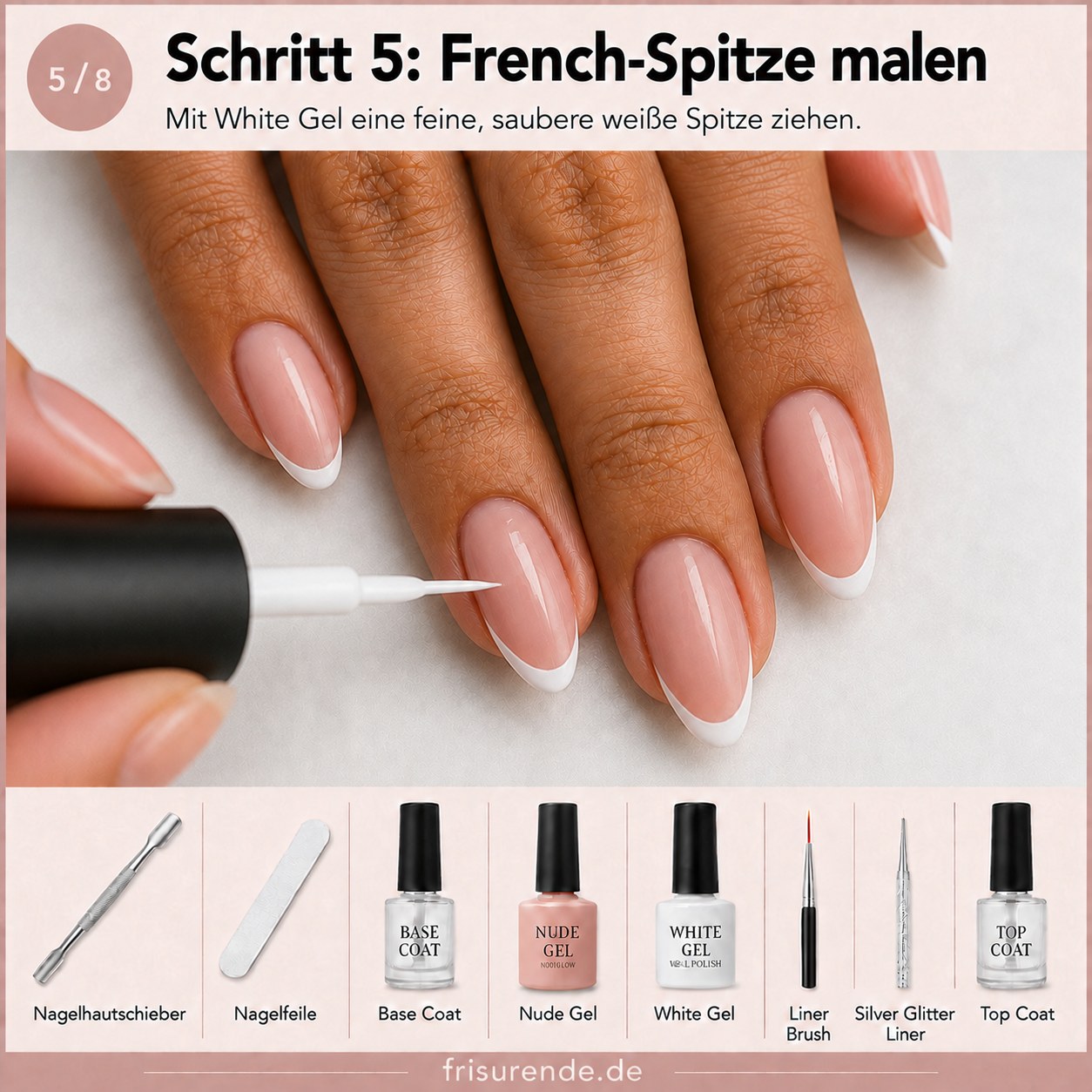 Mit feinem Liner Brush wird die weiße Spitze der French Tip Mandelform Nägel gezogen