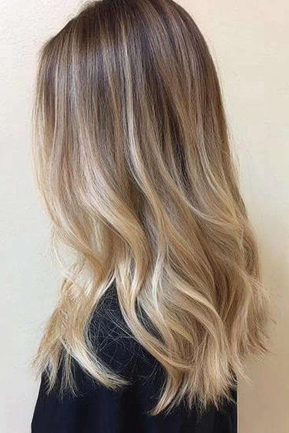 19. Frische Haar Ideen 2026: Kühles Beige-Blond mit Root Shadow