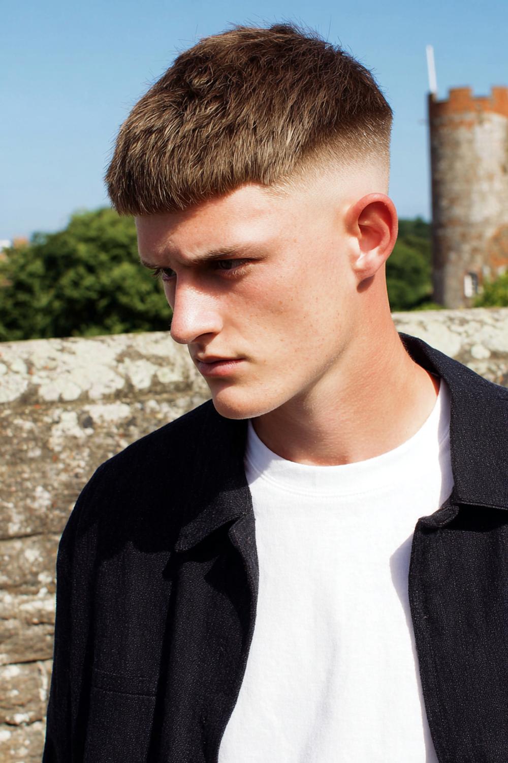 11. Frisuren 2026 Männer: French Crop mit stumpfer Kante