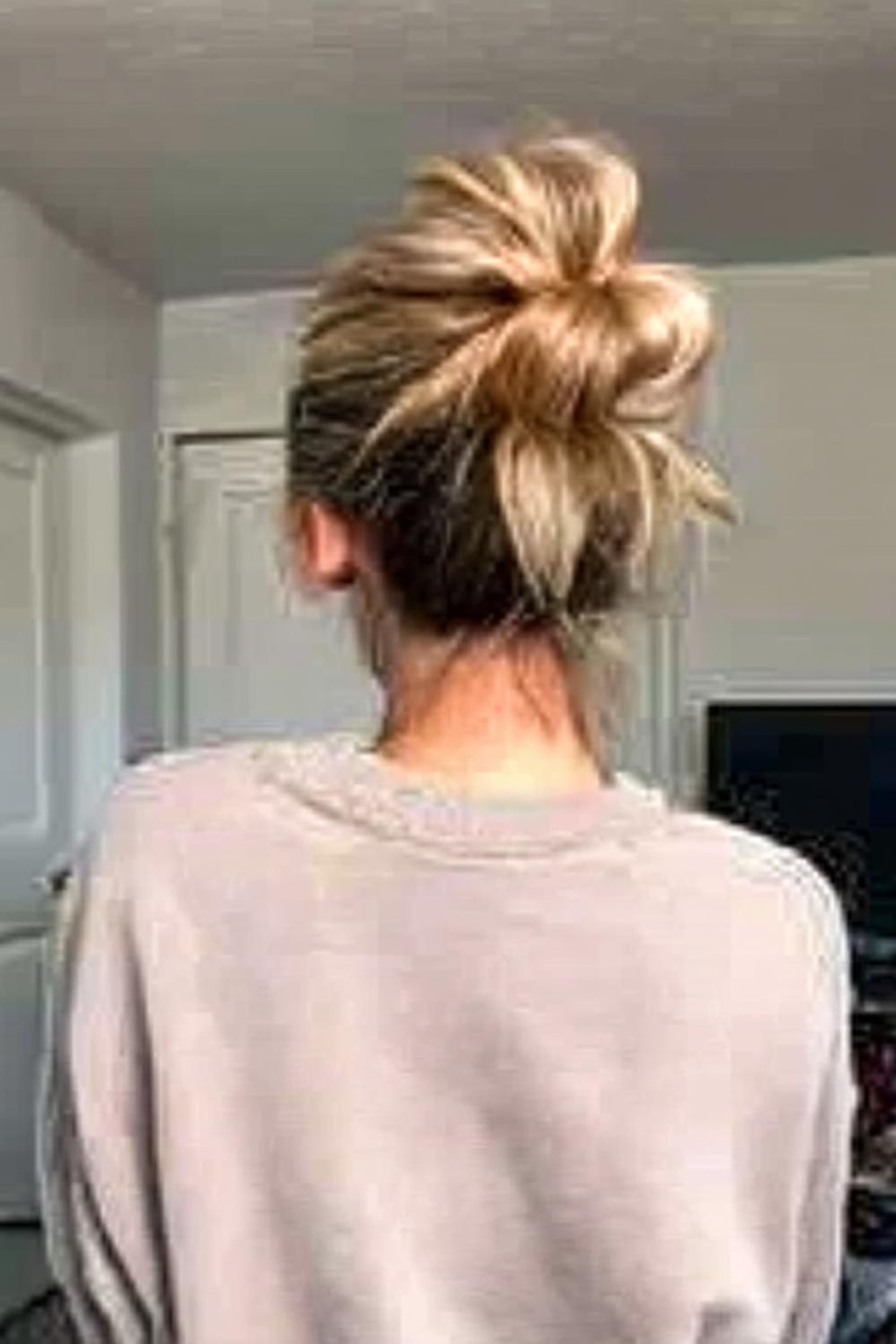 25 Dutt-Frisuren für lange Haare: Von Messy bis Elegant