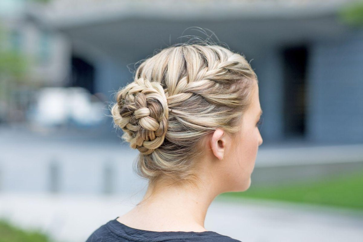 Geflochtener Dutt lange Haare