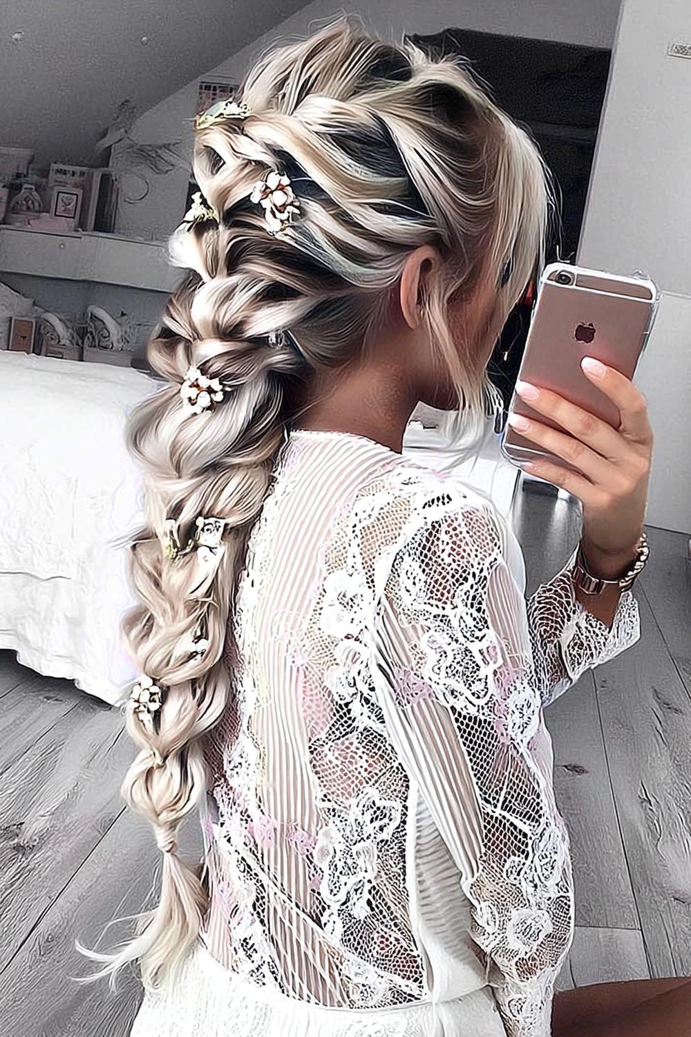 Lockerer Twisted Zopf