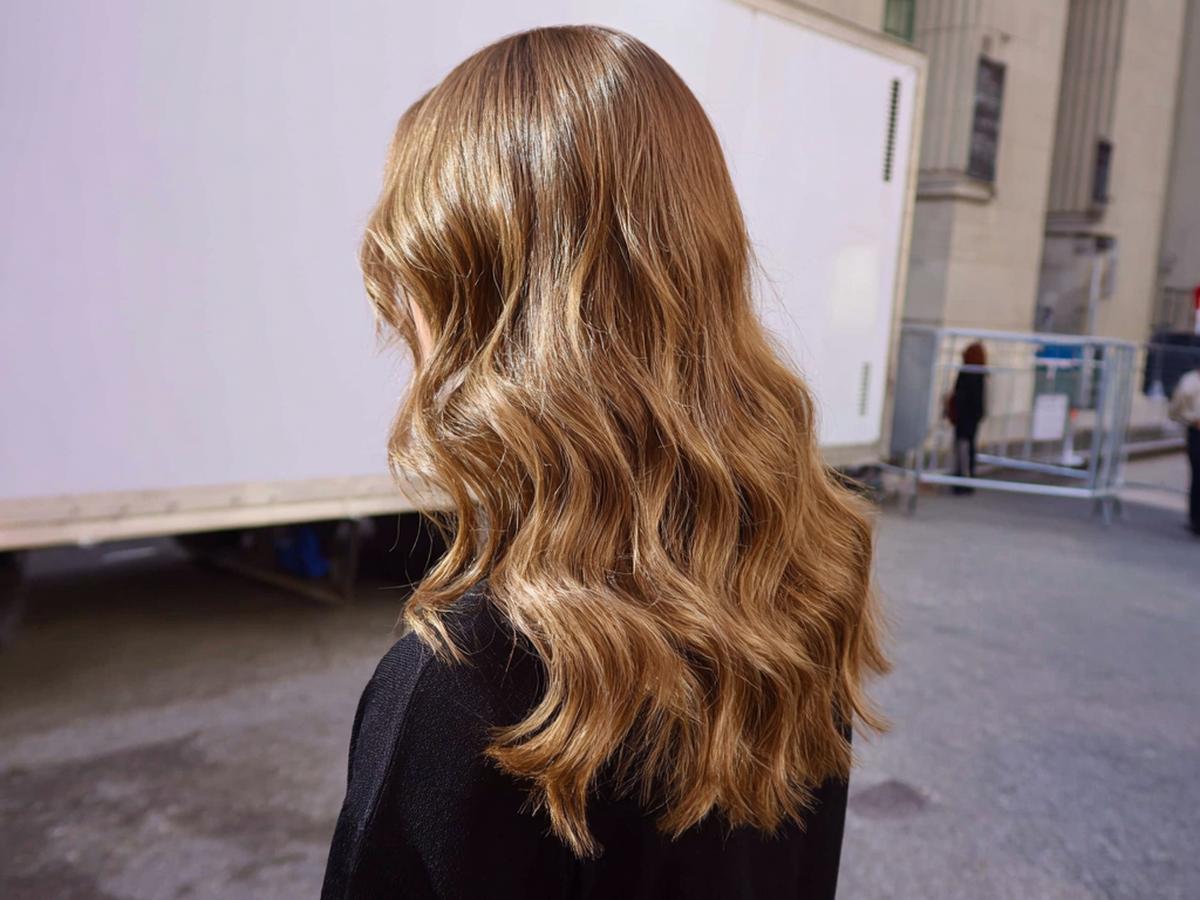 Golden Dark Blonde Waves