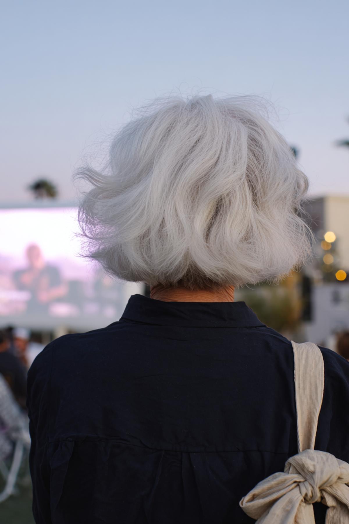 Weißer Luftiger Bob