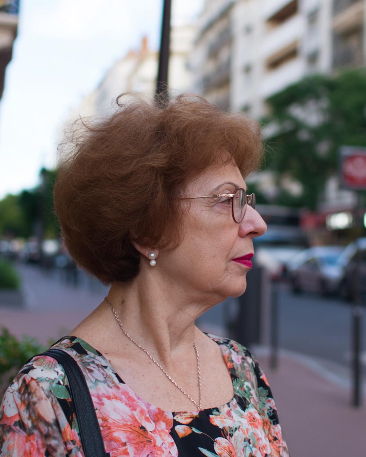 Kurzer Brauner Volumenbob