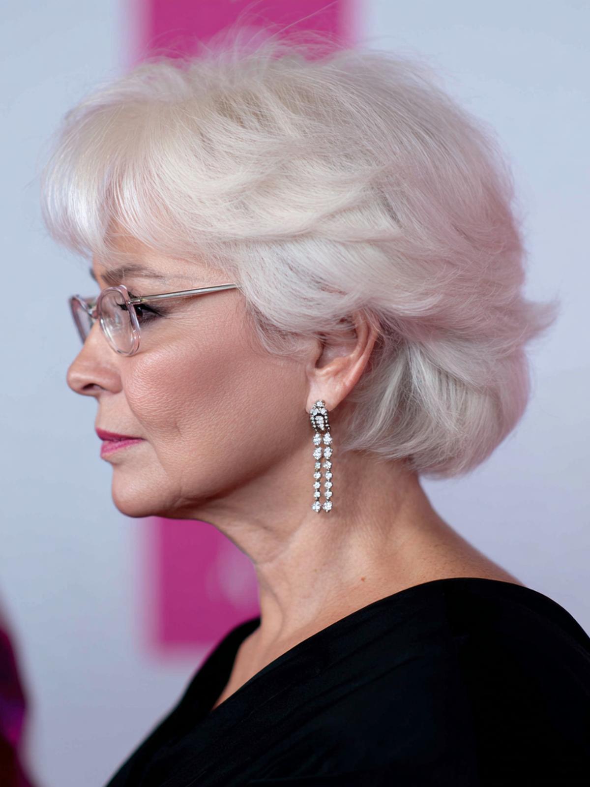 Kurzer Weißer Stufenschnitt