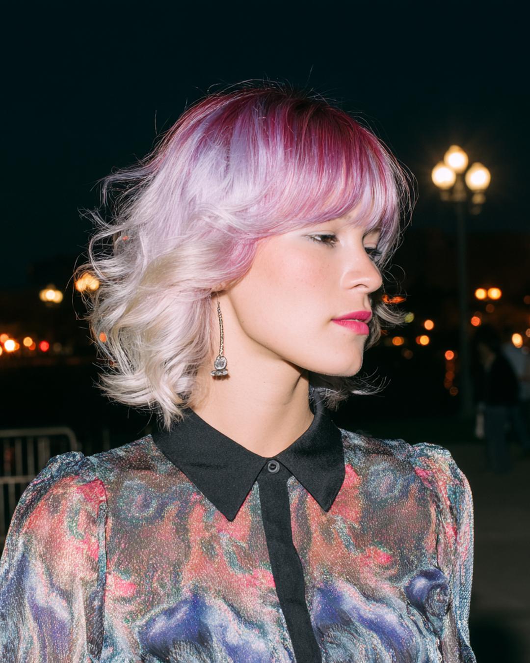 Mittellang Lockig Rosa Silber Pony