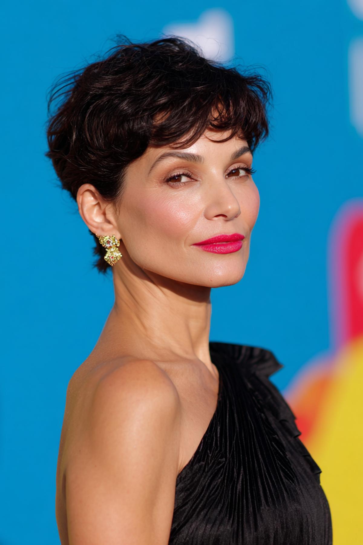 Klassischer Kurzschnitt mit Soft-Waves