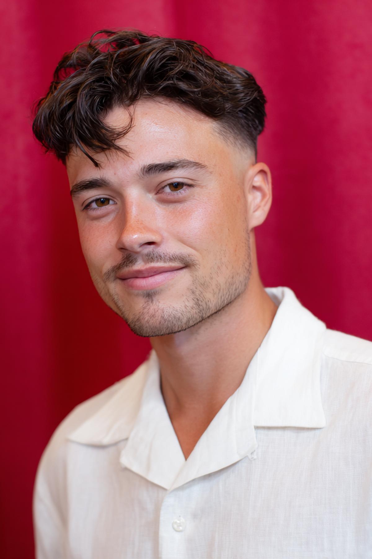 Kurzer Fade Mit Wellen