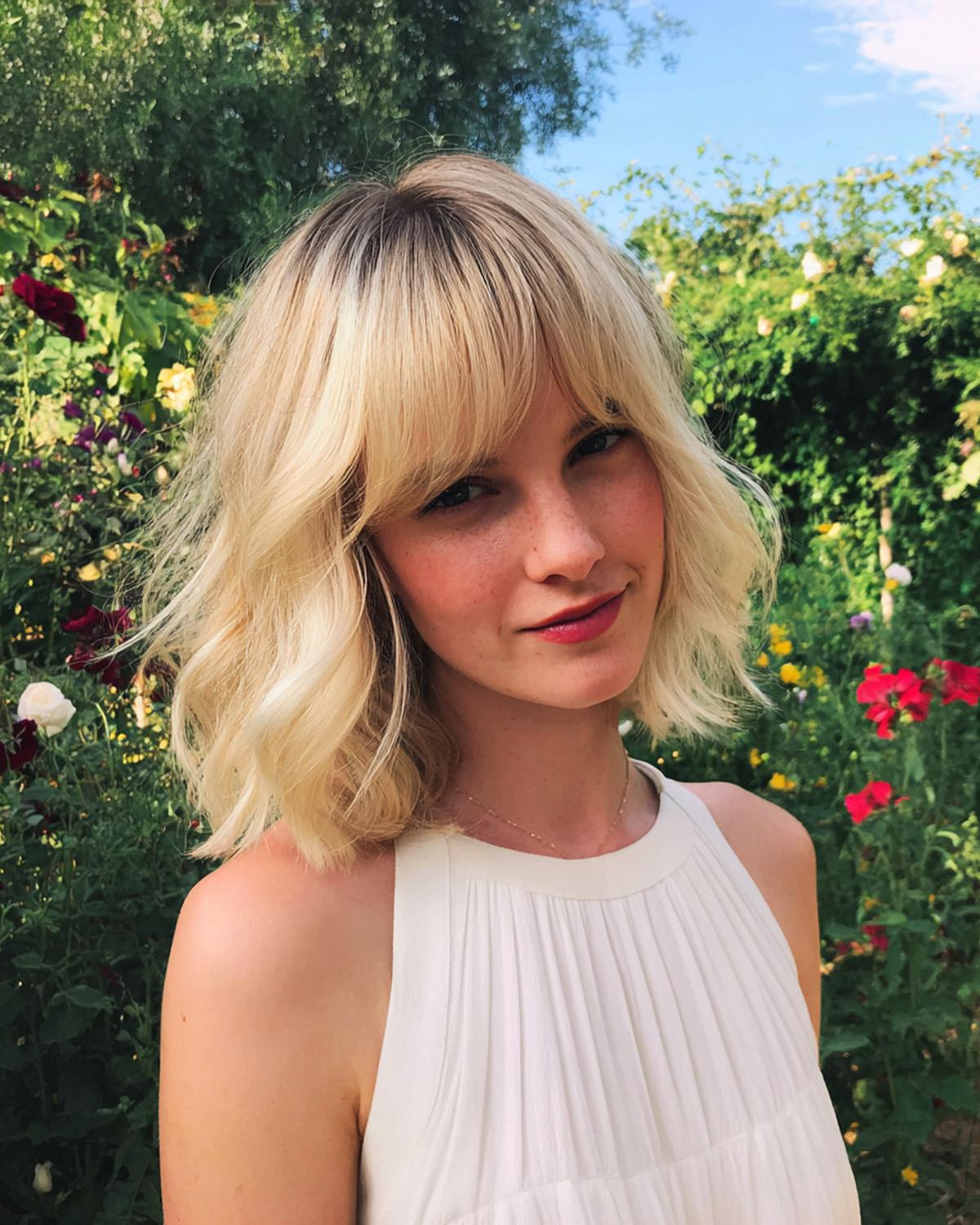 Blonder Wellenbob Mit Pony