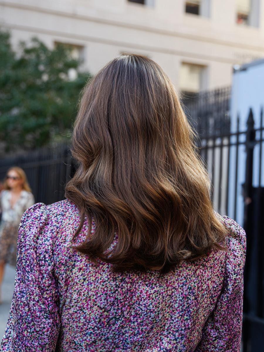 Mittellange Sanfte Wellen In Braun