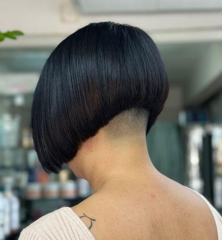 Kurzer Bob mit Undercut