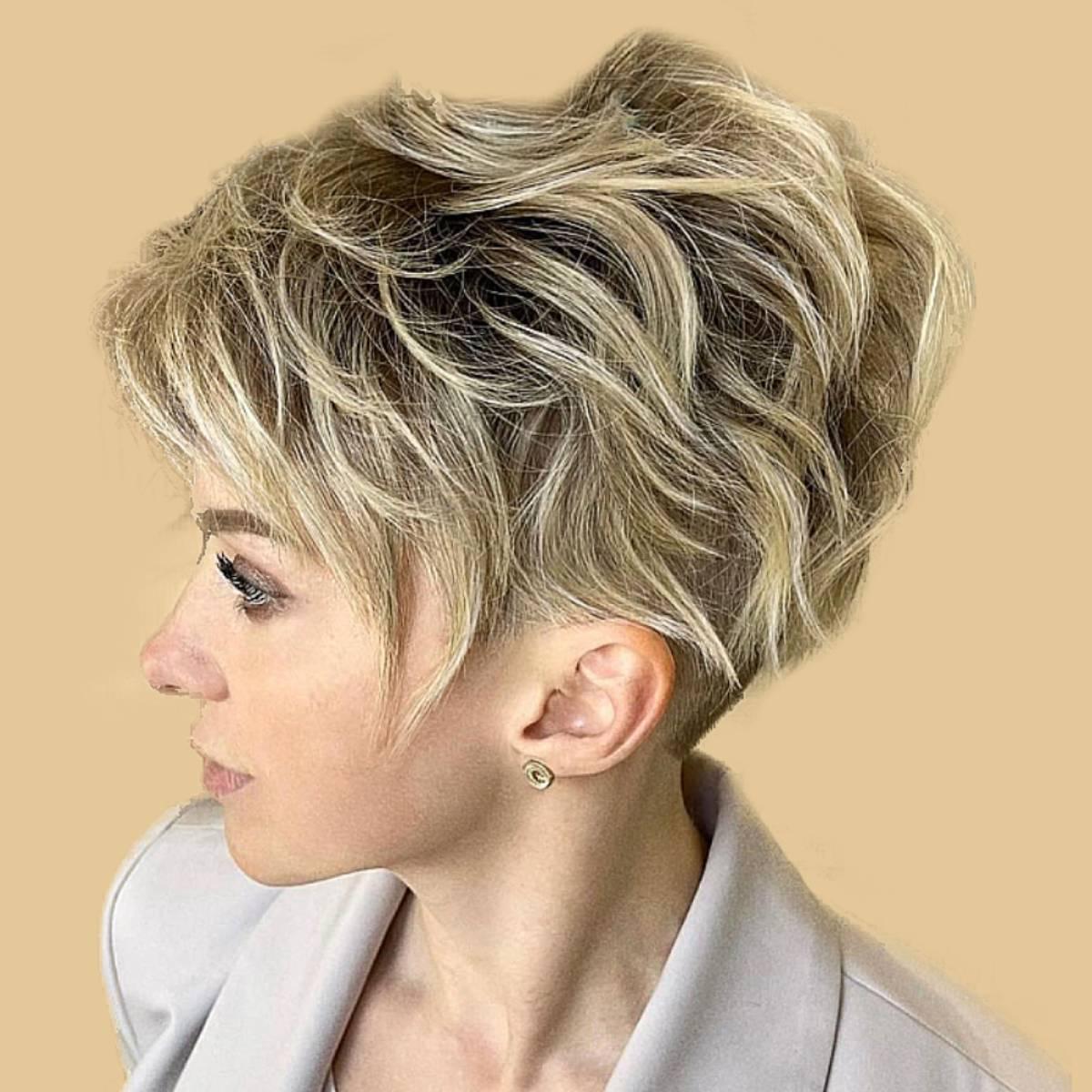 Messy blonder Pixie Undercut