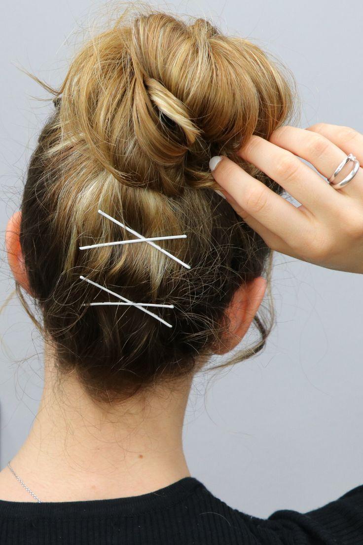 Haltbarer Messy Bun den ganzen Tag
