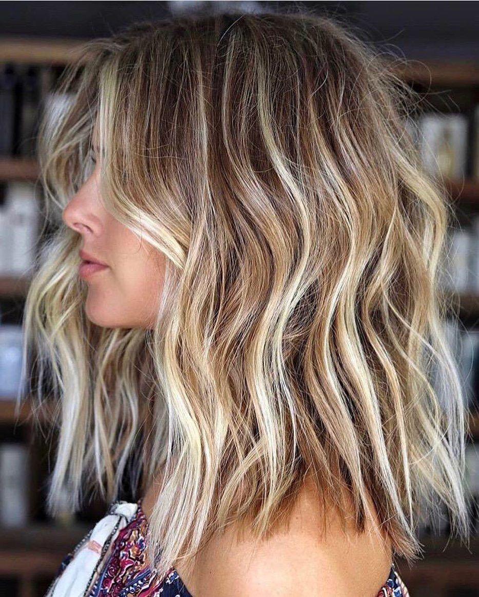 Long Bob blonde weiche Strähnen