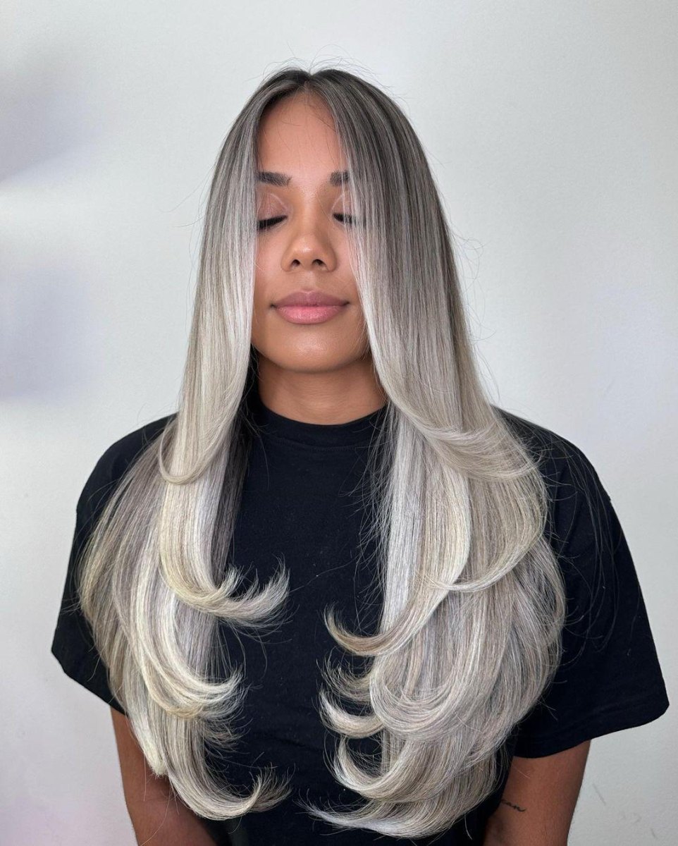 Modern gestylter Butterfly Cut grau