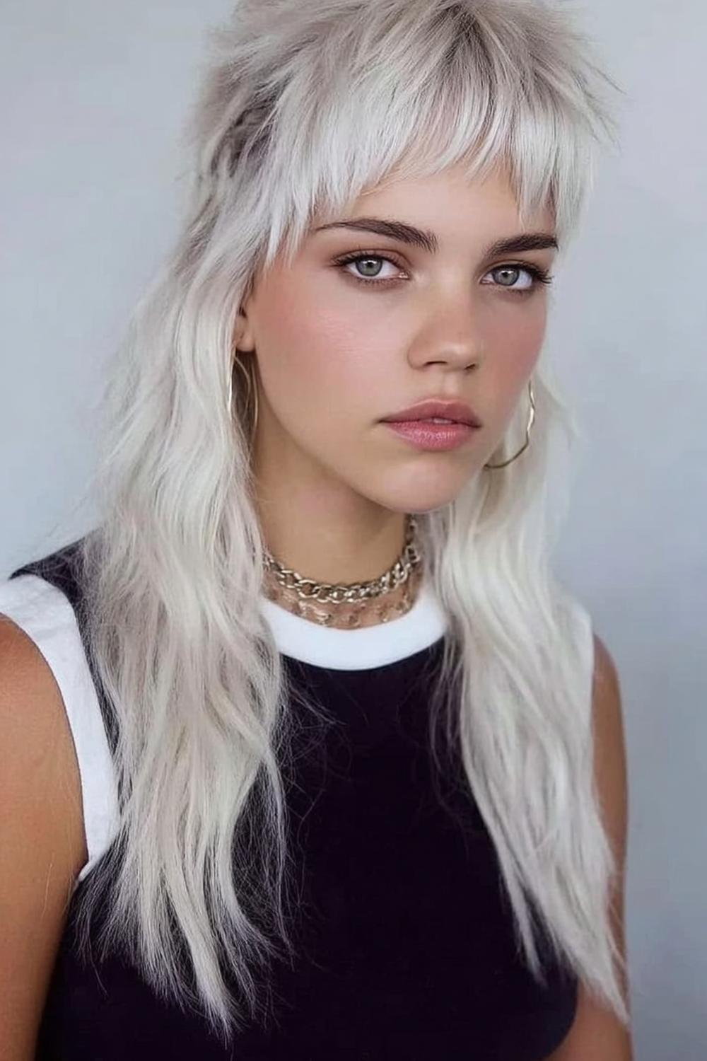 5. Neue Frisuren 2026: Wolf Cut für Frauen mit vollem Oberkopf