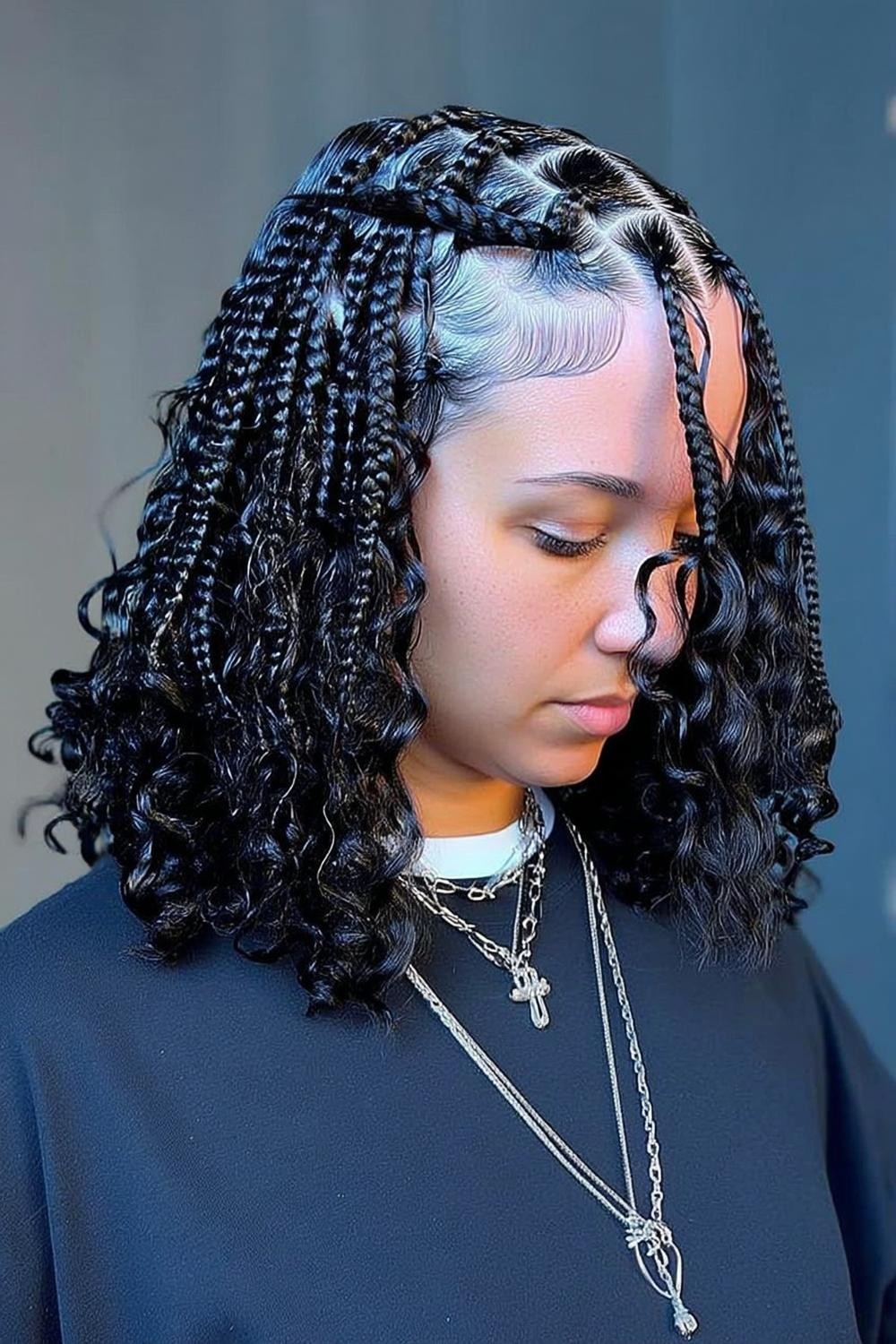 Kurze Locken mit Schwung