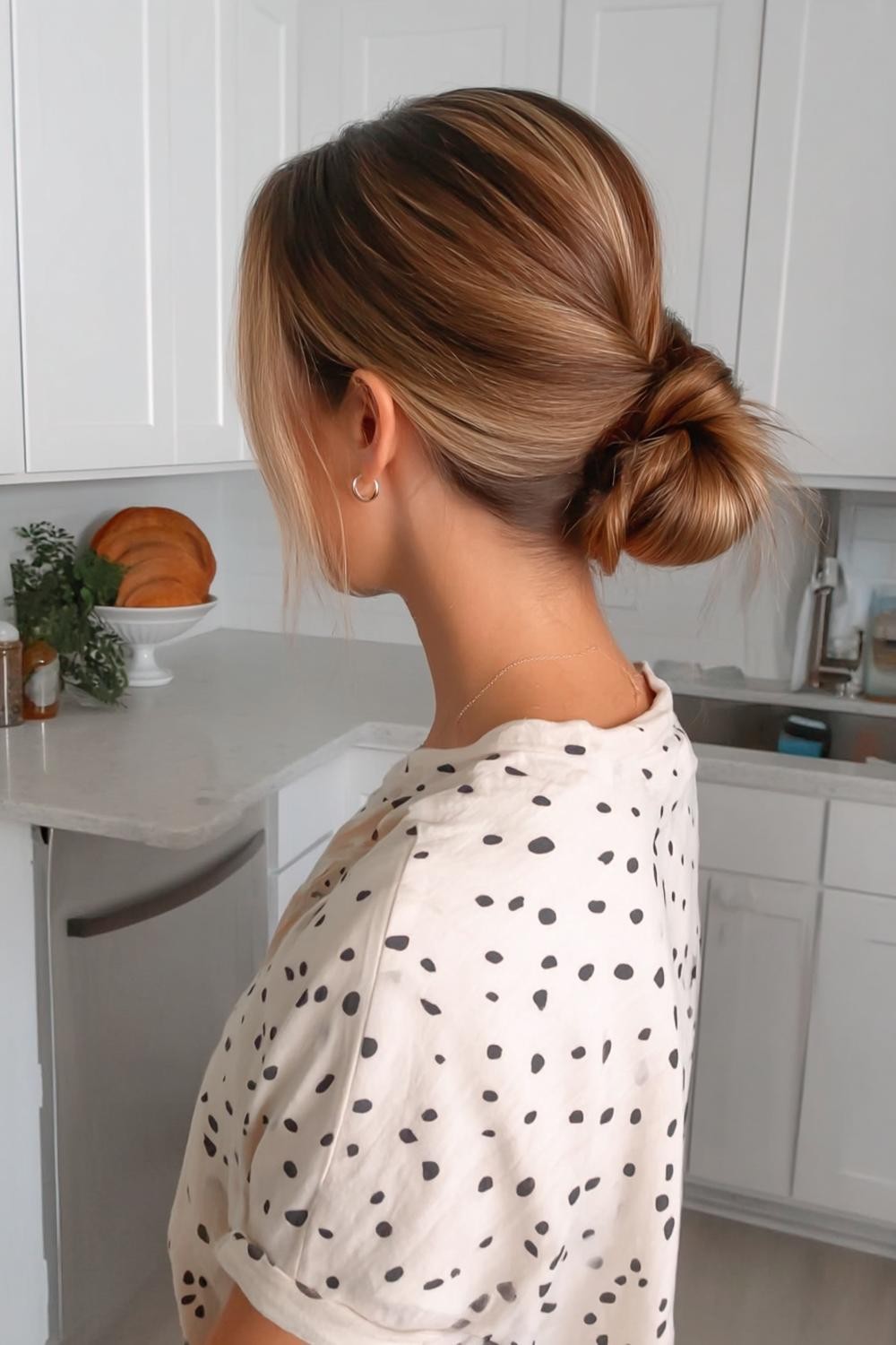 Eleganter tiefer Dutt