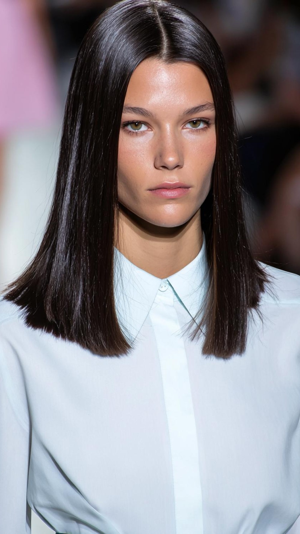 28 Frisuren für glattes Haar