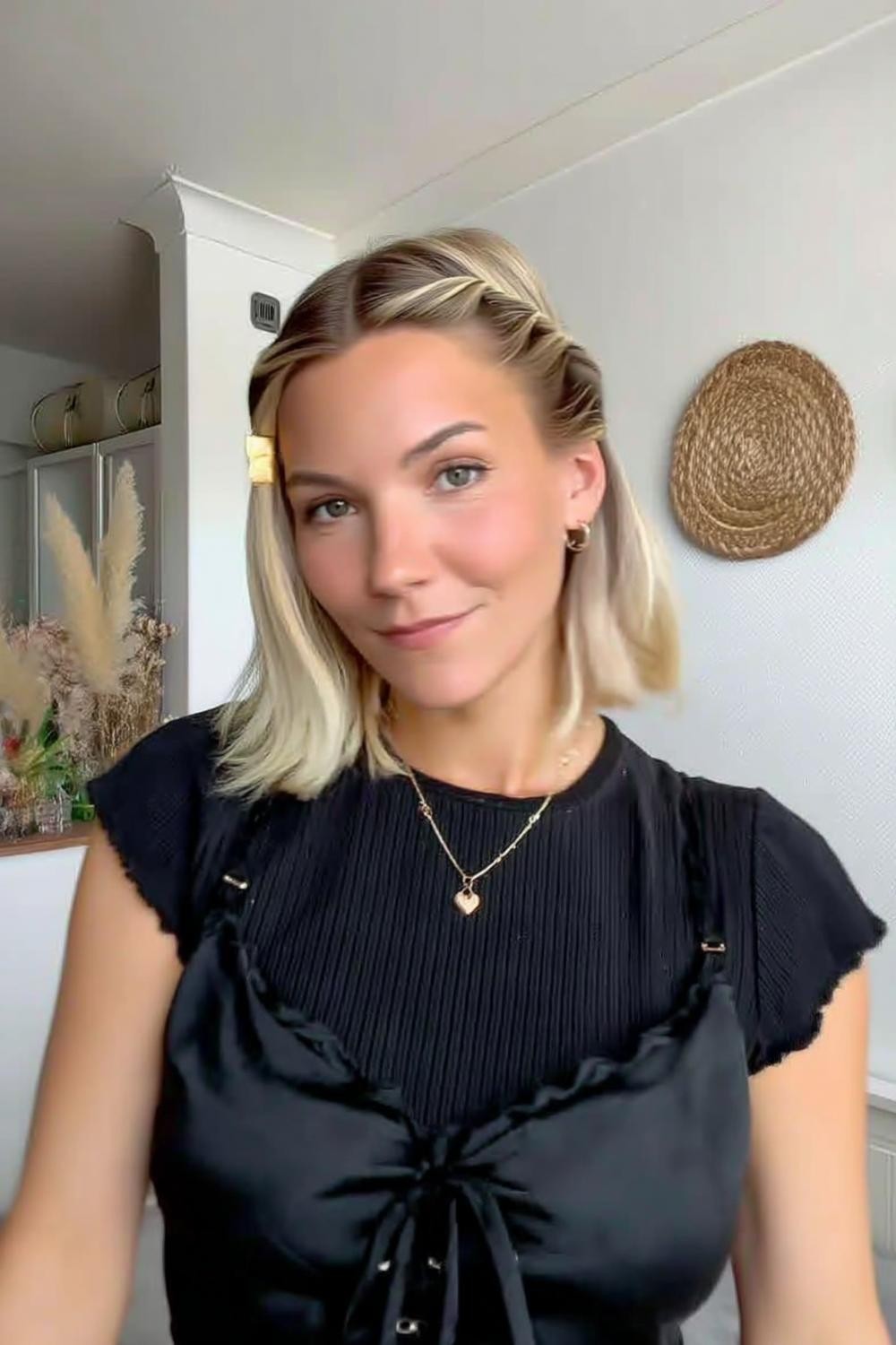 Sleek Dutt mit Scheitel