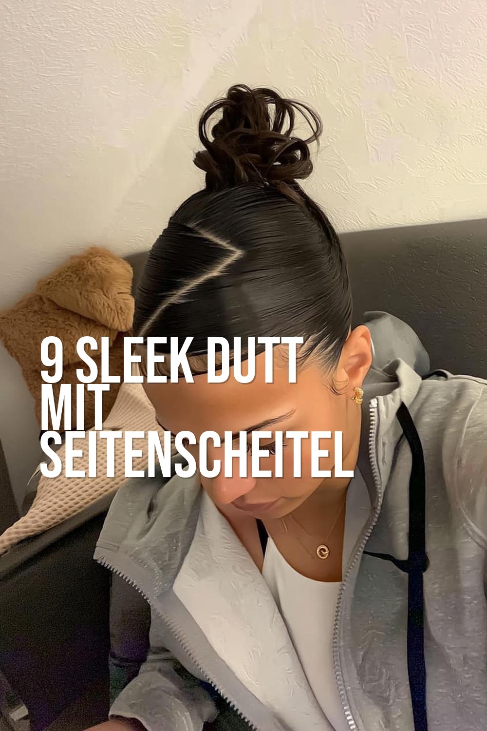 Sleek Dutt mit Seitenscheitel