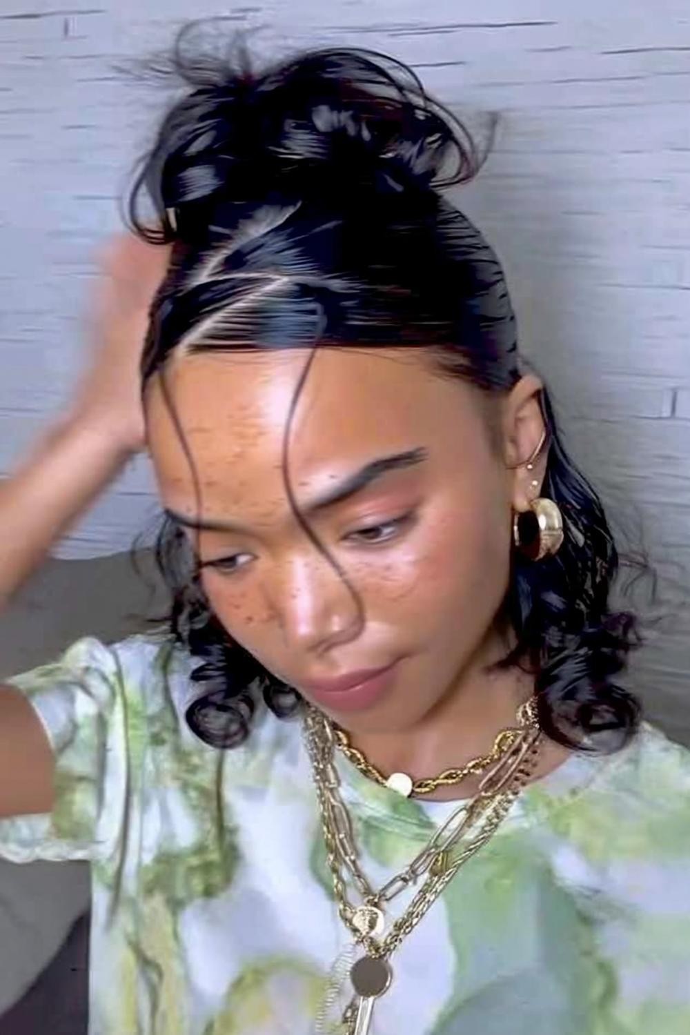 Lockiger Zickzack-Knoten mit Textur