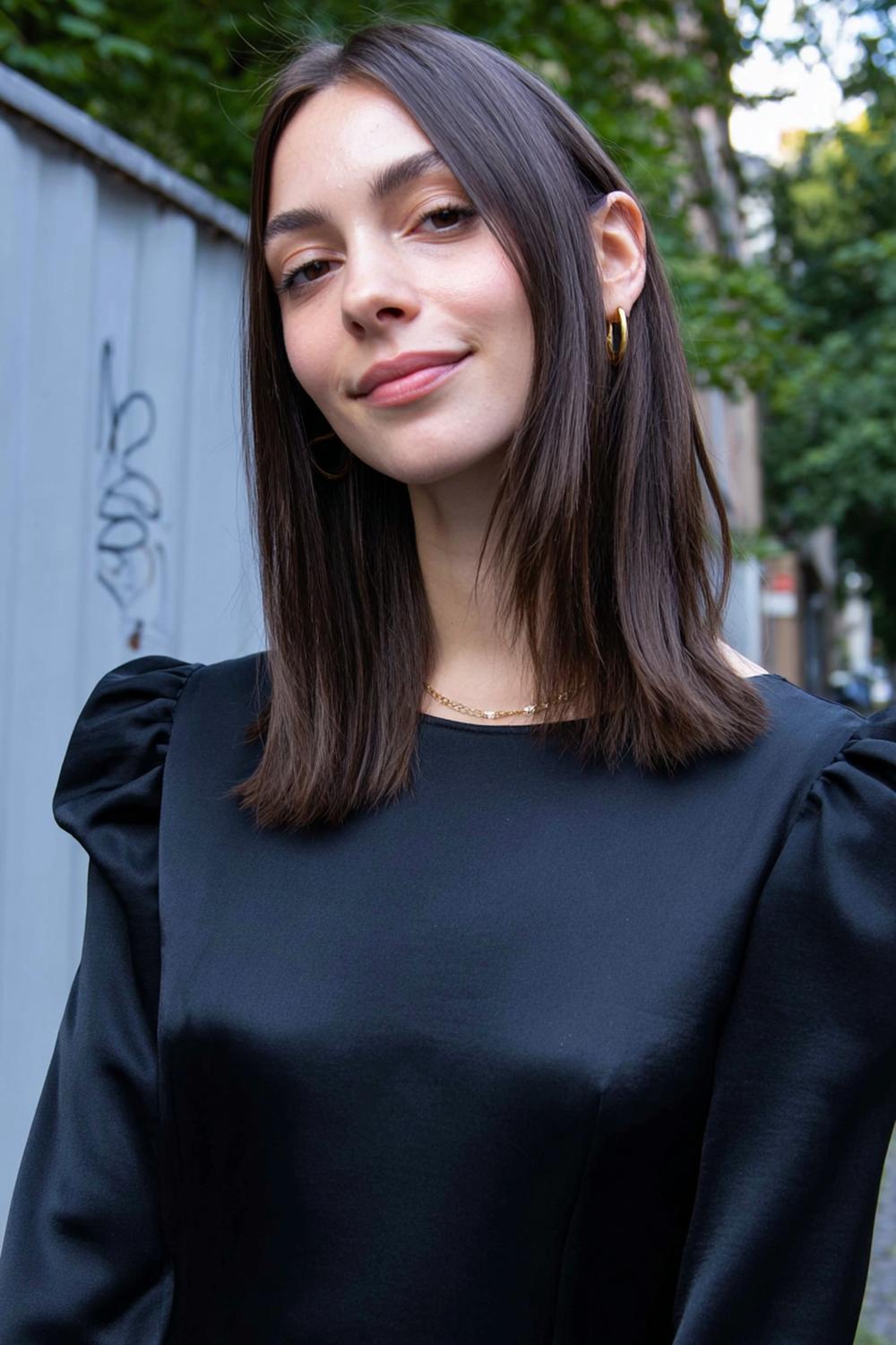 16. Pinterest Haar Inspiration 2026: Blunt Cut Midi mit minimalen Spitzen und Satin-Glanz