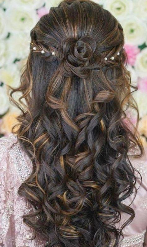 Romantischer Blumenknoten mit Locken