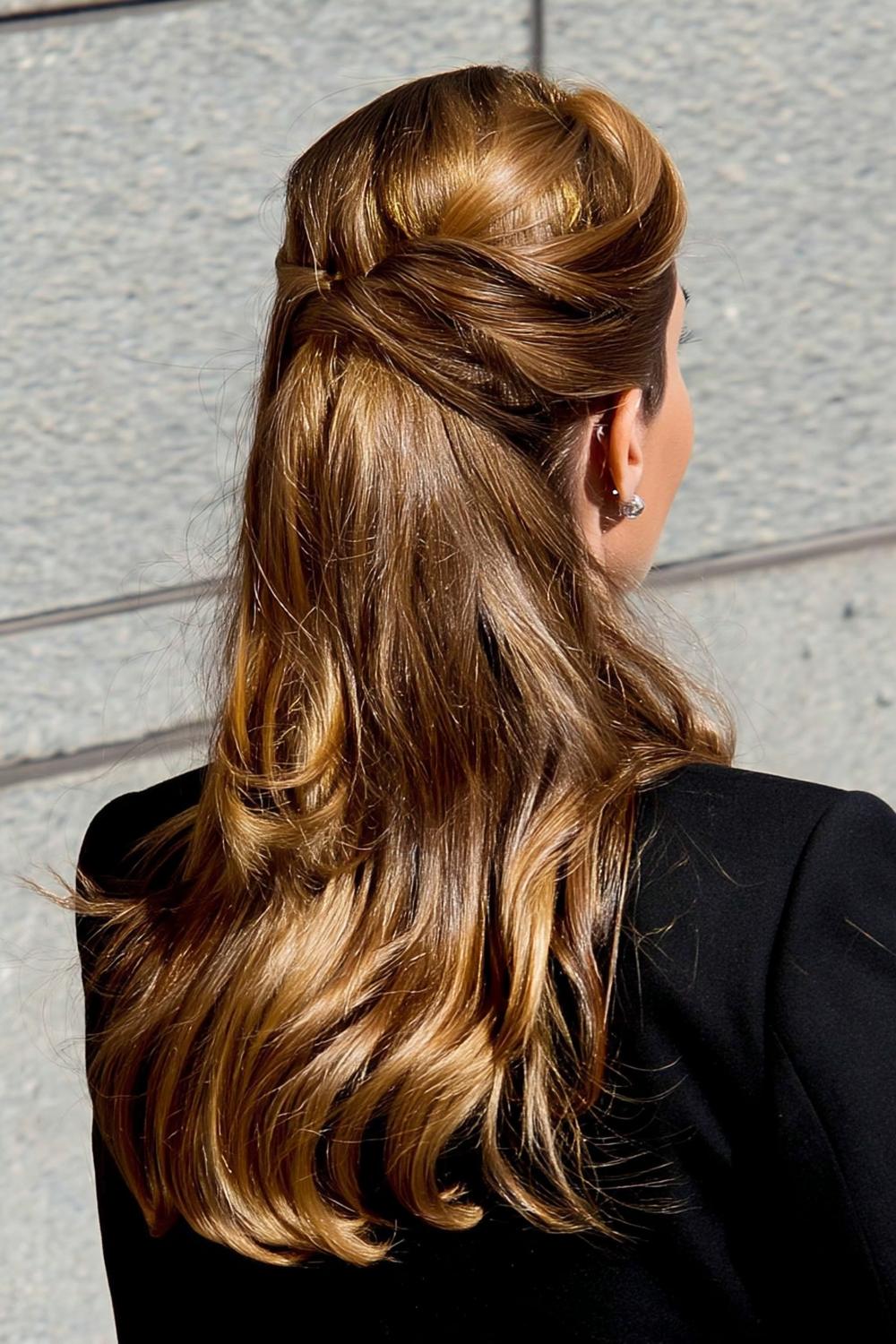 Komplexe Knoten-Kreation golden