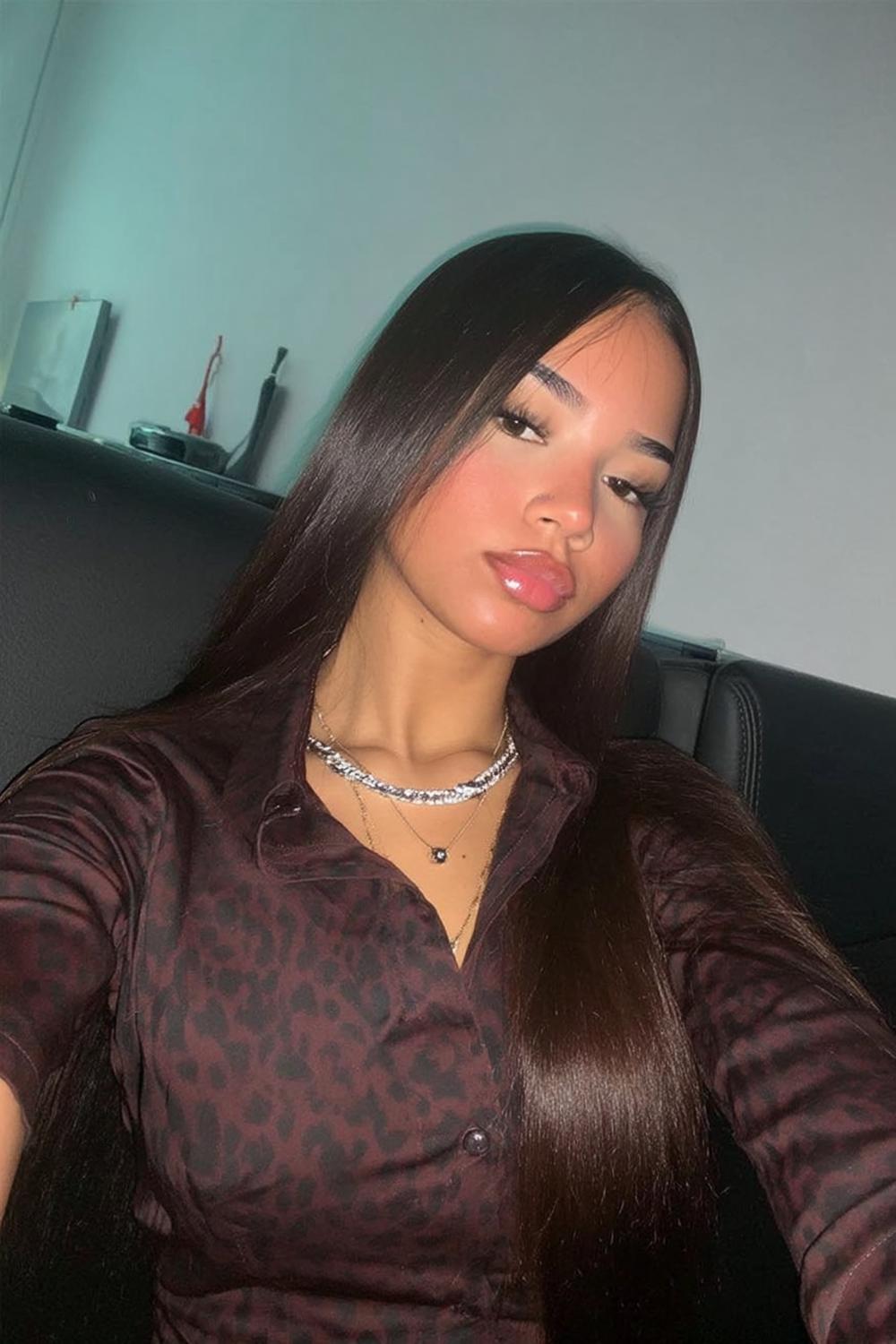 Sleek Mittelscheitel Glam