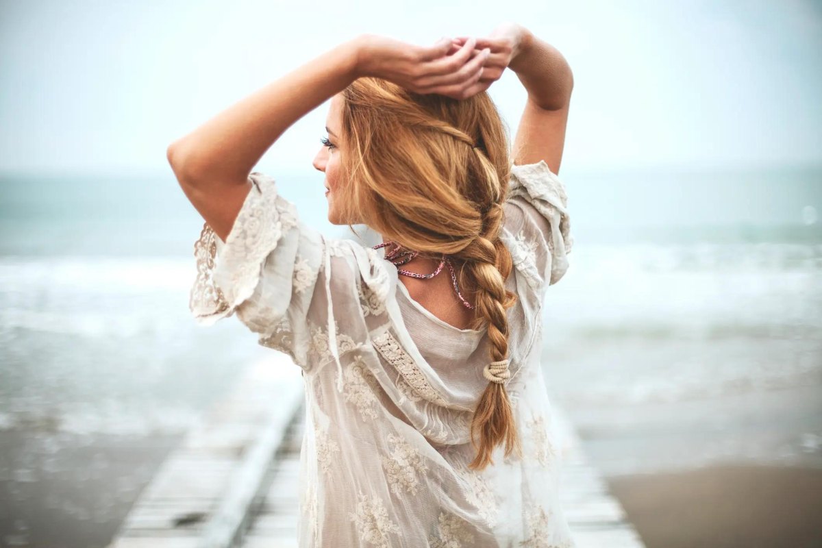 Sommerliche Zöpfe lange Haare