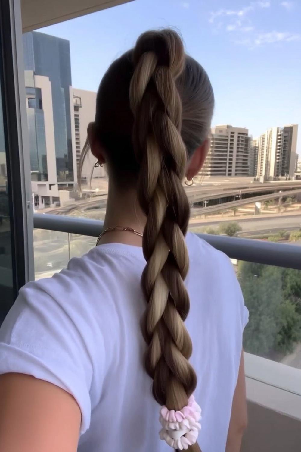 Voluminöser Boxer-Zopf