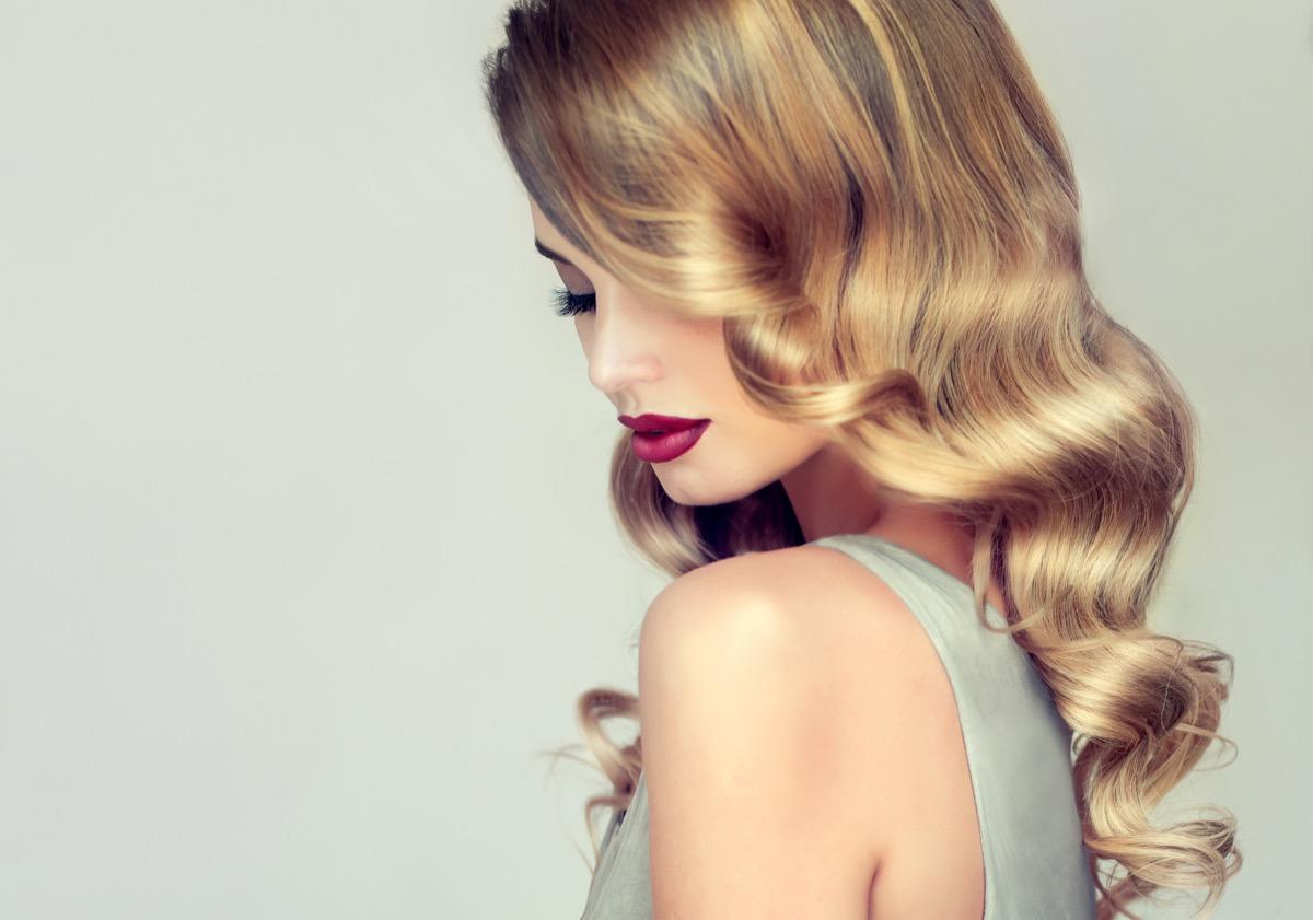 Vintage Frisur lange Haare Sommer