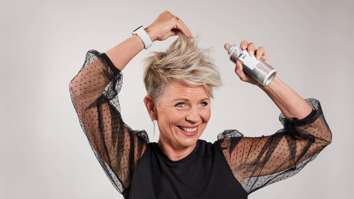 Voluminöser Pixie Cut Styling