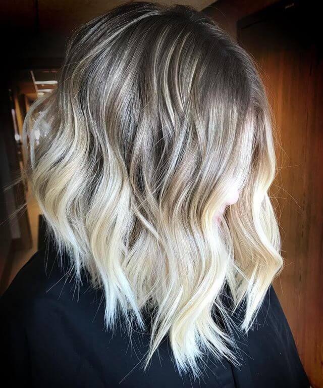 Wavy Bob mit Ombre Blond