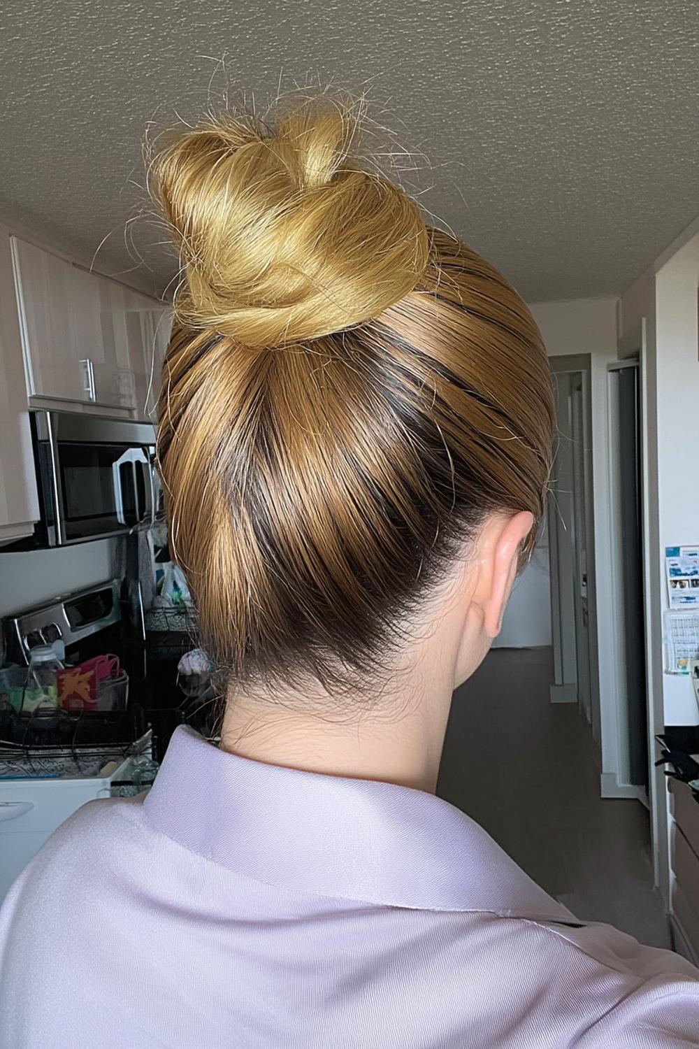 Eleganter Locken-Zickzack-Knoten